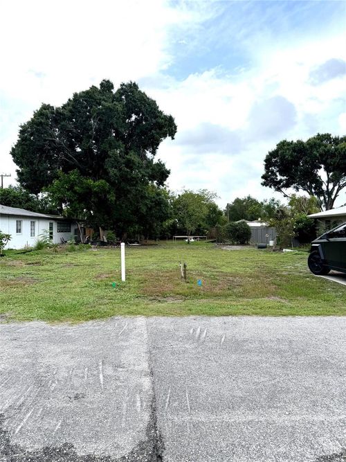 2101 Rose St, SARASOTA, FL, 34239-5225 | Card Image