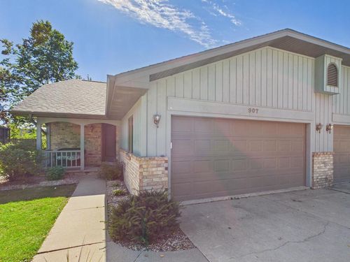 907 W Ridgeview Drive, APPLETON, WI, 54914 | Card Image