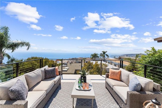 869 Santa Ana St, House other with 2 bedrooms, 3 bathrooms and 4 parking in Laguna Beach CA | Image 4