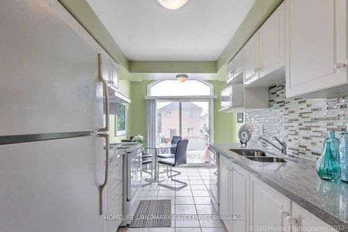 5 Silver Stream Ave, Richmond Hill, ON, L4S2K9 | Card Image