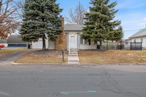 13046 Newell Ave, Lindstrom, MN, 55045-9401 | Card Image