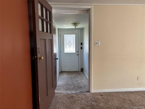 647 N Drury Ln, Walden, NY, 12586 | Card Image