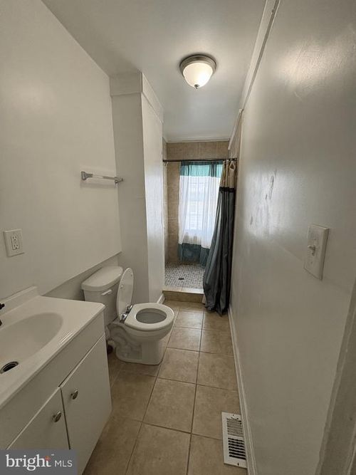 1936 Ridgehill Ave, BALTIMORE, MD, 21217-1237 | Card Image