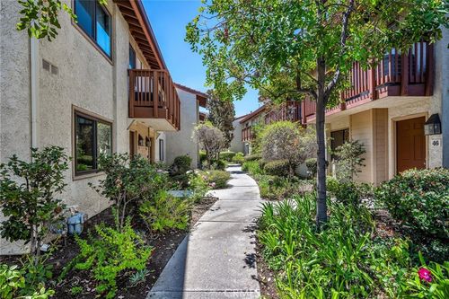 47-21555 Burbank Blvd, Woodland Hills, CA, 91367-6810 | Card Image