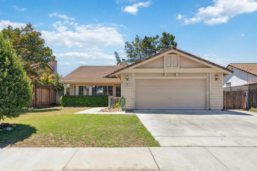 990 Alder St, Hollister, CA, 95023-5208 | Card Image