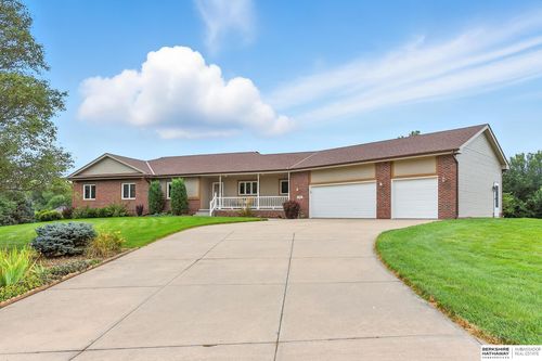 7707 Saddle Dr, Papillion, NE, 68046-5809 | Card Image