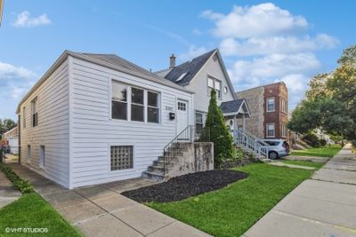 5327 W Foster Avenue, House other with 1 bedrooms, 1 bathrooms and 1 parking in Chicago IL | Image 1