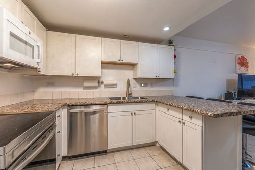 105-75-5719 Kona Plaza, Kailua Kona, HI, 96740 | Card Image