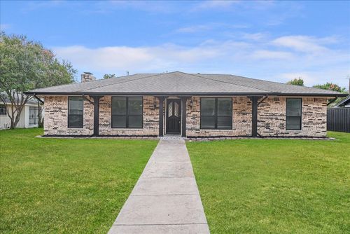 236 Charles St, Desoto, TX, 75115-3928 | Card Image