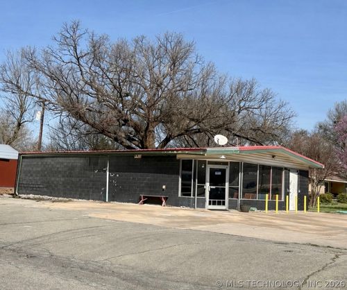 1110 S Mcquarrie Avenue, Wagoner, OK, 74467 | Card Image