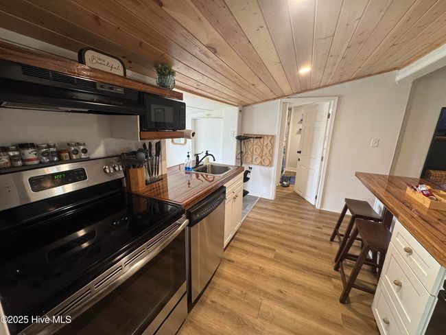 121 Cedar Point Blvd, House other with 2 bedrooms, 1 bathrooms and null parking in Cedar Point NC | Image 18