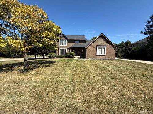 6404 Denton Dr, Troy, MI, 48098-2061 | Card Image