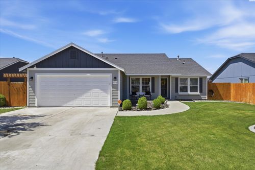 5712 Maryhill Ln, Pasco, WA, 99301-8745 | Card Image