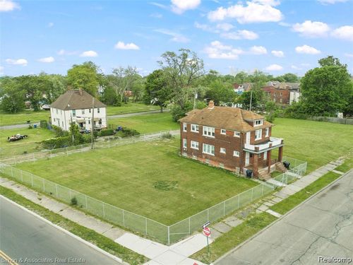 5792 Lawton St, Detroit, MI, 48208-1556 | Card Image