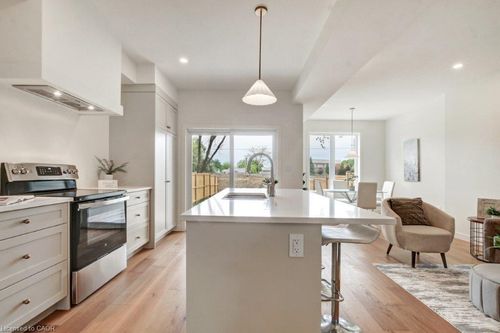 210 William St, Delhi, ON, N4B1M8 | Card Image