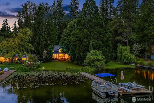 2459 215th Ave Se, Sammamish, WA, 98075-9551 | Card Image