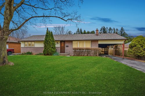 18 Charles St, Simcoe, ON, N3Y1Z6 | Card Image