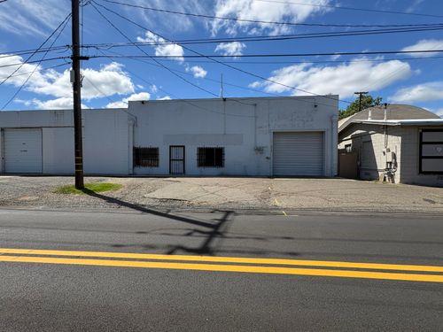 2324 Railroad Ave, Redding, CA, 96001-2503 | Card Image
