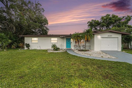 3201 Southern Pkwy W, BRADENTON, FL, 34205-2937 | Card Image