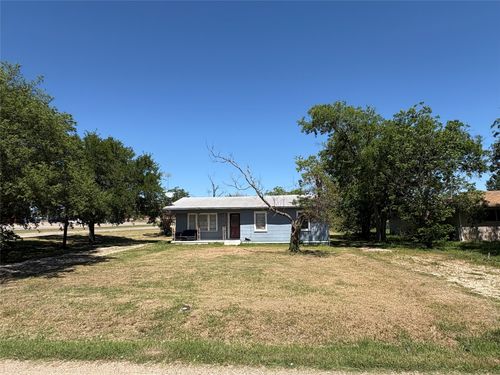 215 N Fairpark St, Riesel, TX, 76682-2921 | Card Image