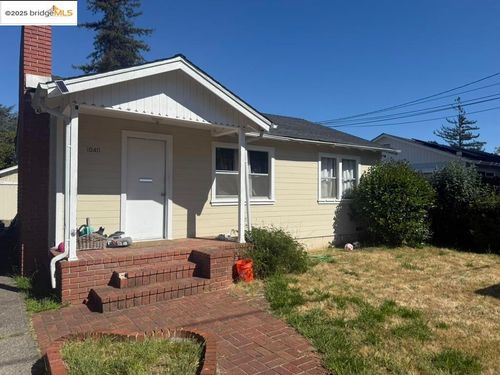 1040 4th St, Novato, CA, 94945-2412 | Card Image