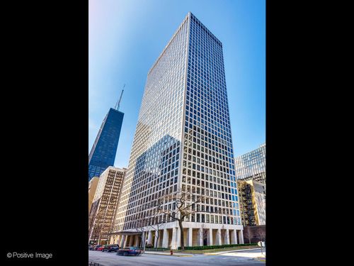 2507-260 E Chestnut St, Chicago, IL, 60611-2461 | Card Image