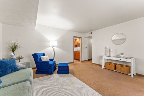 426 7th St E, Milan, IL, 61264-2835 | Card Image