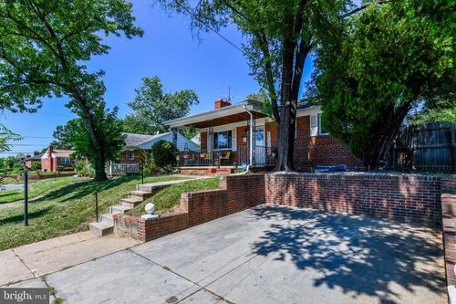 6924 Emerson St, HYATTSVILLE, MD, 20784-1554 | Card Image