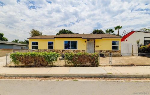 4127 Hemlock St, San Diego, CA, 92113-1820 | Card Image