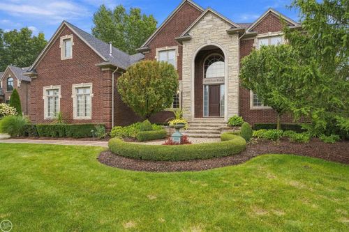 62578 Pond Dr, Washington Twp, MI, 48094-1333 | Card Image