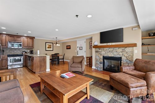 413 Bowling Park Rd, Asheville, NC, 28803 | Card Image