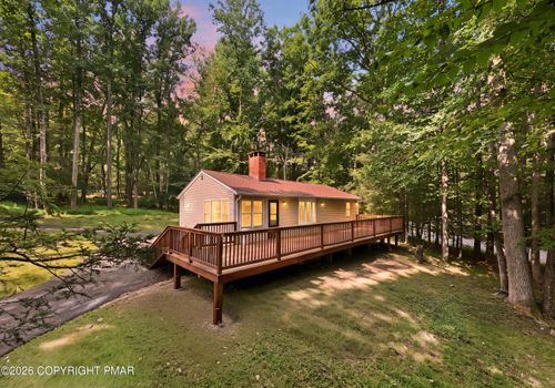 132 Ski Haven Dr, Cresco, PA, 18326-7742 | Card Image