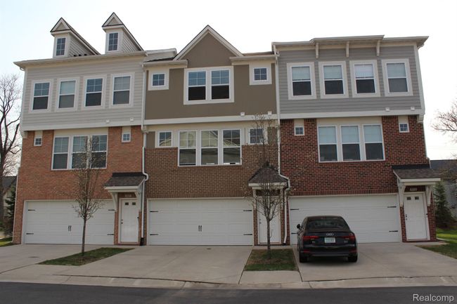 5911 Picall Dr, Condo with 3 bedrooms, 3 bathrooms and null parking in Troy MI | Image 8