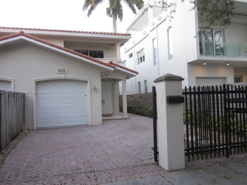 2920-2920 Catalina St, Coconut Grove, FL, 33133-3719 | Card Image