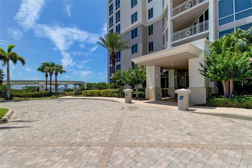 317-331 Cleveland St, Clearwater, FL, 33755-4021 | Card Image