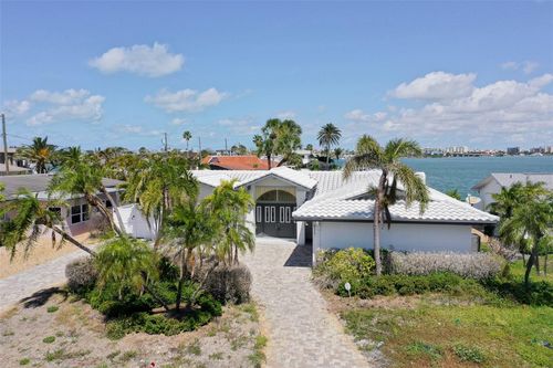 511 64th Ave, ST PETE BEACH, FL, 33706-2105 | Card Image