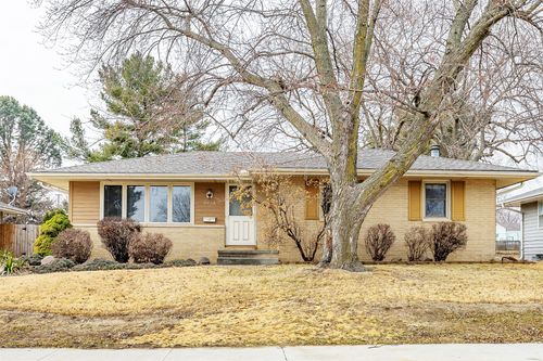 3816 82nd Street, Urbandale, IA, 50322 | Card Image