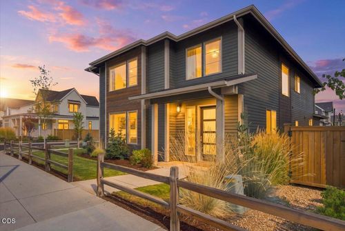 20498 Murphy Rd, Bend, OR, 97702-3086 | Card Image