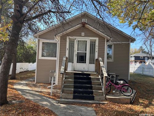 476 4th Ave Nw, Swift Current, SK, S9H0V3 | Card Image