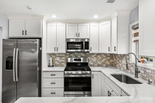 g-53 Winthrop Rd, Monroe, NJ, 08831-7202 | Card Image