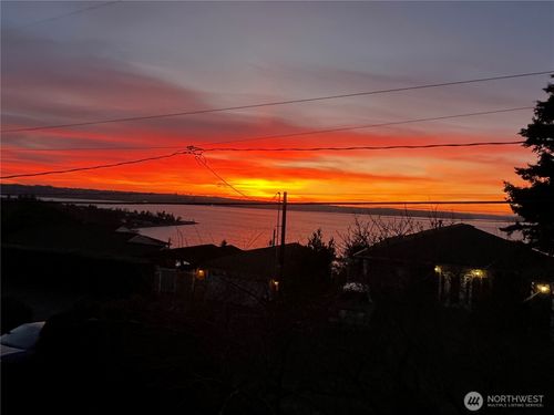 6121 Madrona Dr Ne, Tacoma, WA, 98422-1211 | Card Image