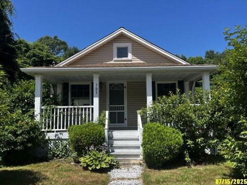 703 Mill St, Marion, MA, 02738-2201 | Card Image