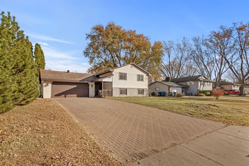 8351 6th St Ne, Spring Lake Park, MN, 55432-1139 | Card Image