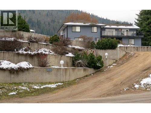 1350 13 Ave Se, Salmon Arm, BC, V1E2G7 | Card Image