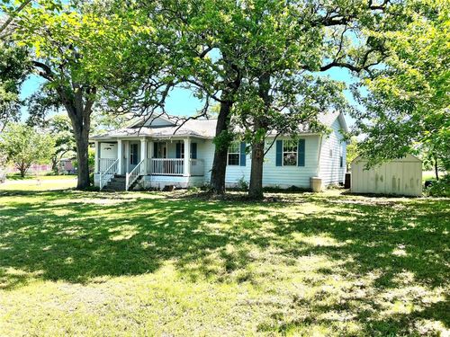 2105 W Gillis Ave, Cameron, TX, 76520-3656 | Card Image