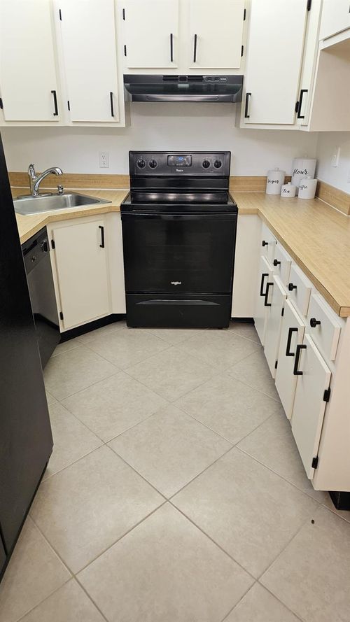 apt-g2-721 Sunny Pine Way, Greenacres, FL, 33415-8981 | Card Image