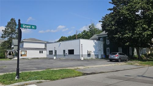 508 S Main St, Newark, NY, 14513-1725 | Card Image