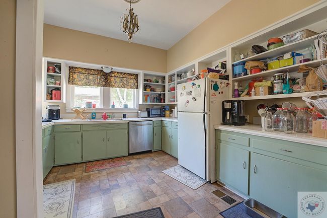 2804 Walnut St, House other with 4 bedrooms, 2 bathrooms and null parking in Texarkana TX | Image 15