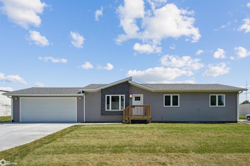 405 10th St, Nevada, IA, 50201 | Card Image