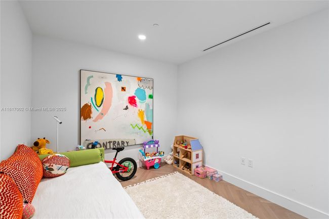 APT-1602 - 5775 Collins Ave, Condo with 2 bedrooms, 3 bathrooms and null parking in Miami Beach FL | Image 72
